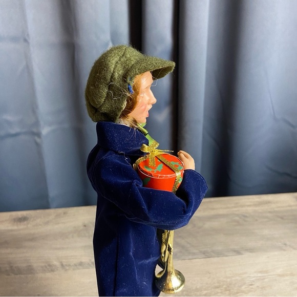 Boy Caroler Figurine with Trumpet and Gift, Blue Velvet Coat - Picture 5 of 12